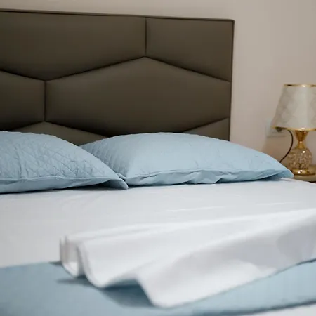 Ariadne 7 Apartment