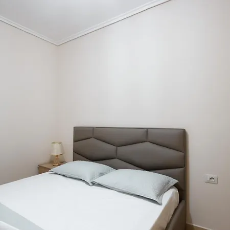 Apartment Ariadne 7 *