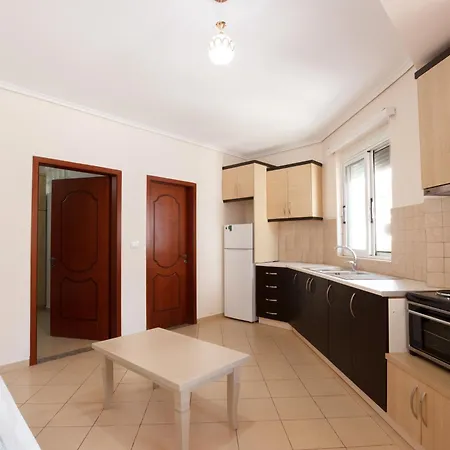 Ariadne 7 Apartment